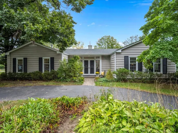 222 Lockerbie Ln, Wilmette, IL 60091