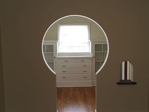 5th image of 2926-40 Juniper St #2932