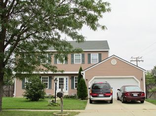 1 Ascot Ln, Streamwood, IL 60107