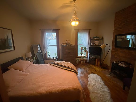 4th image of 118 W 1st Ave