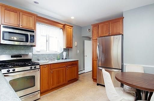 3rd image of 101 Belmont St