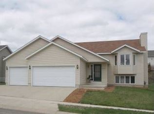 3239 Lakeridge Dr NW, Rochester, MN 55901