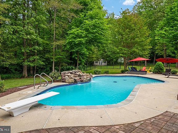3rd image of 1702 Beards Creek Ct