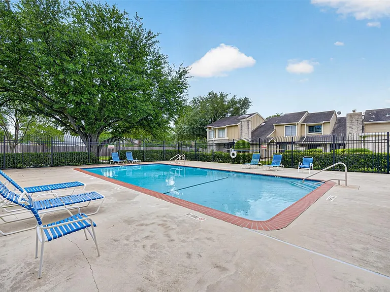 2340 Woodland Park Dr #113 — Photo 44