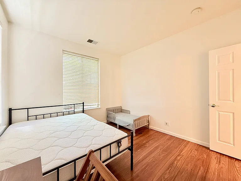 863 Dederick Ct — Photo 29