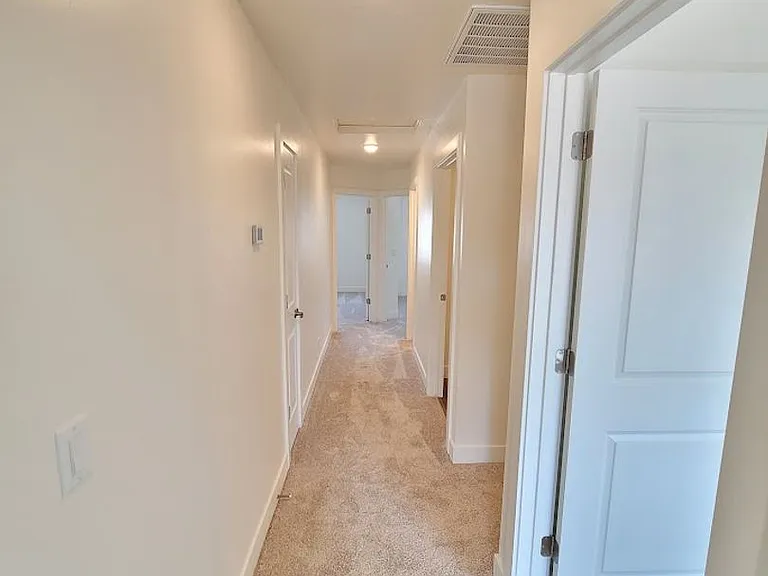 515 S Stewart Creek Cv — Photo 18
