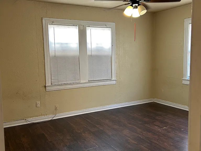 2426 Jordan St — Photo 6