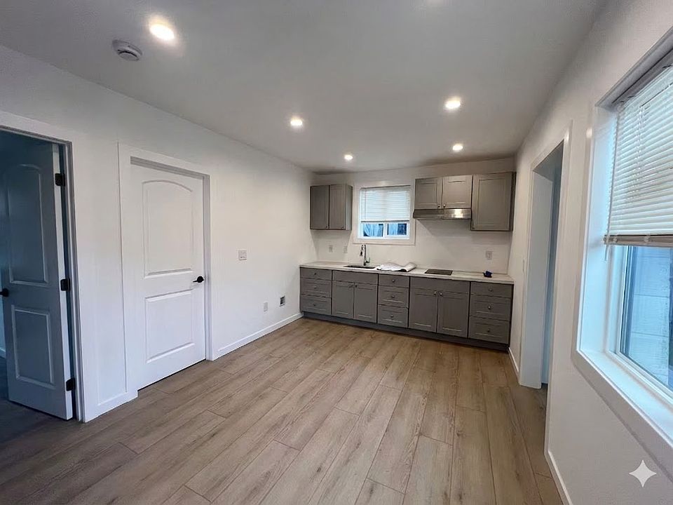 1st image of 4058 Bassett St #B