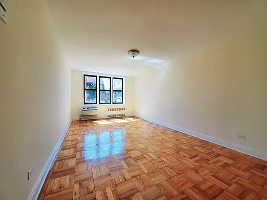 Rented by New York Dwellings LLC | media 10