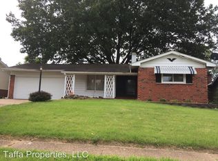 2440 Greenbriar Dr, Florissant, MO