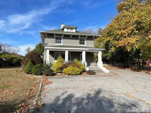 1109 Pulaski Road, East Northport, NY 11731