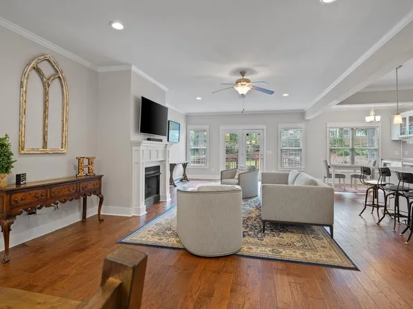 102 Tar Kiln Pl, Southern Pines, NC 28387