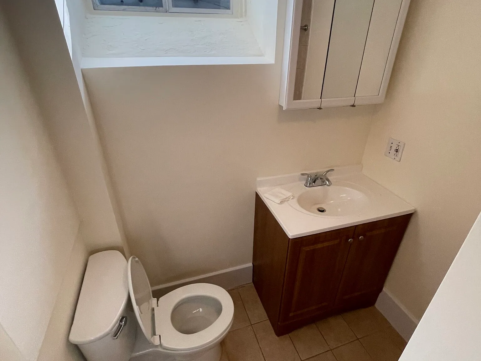 2 bed, 1.0 bath, $2,300 — Photo 4