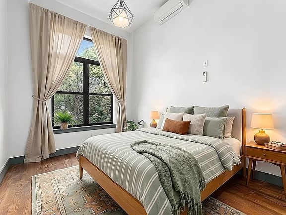 5th image of 1115 Jefferson Ave #2A