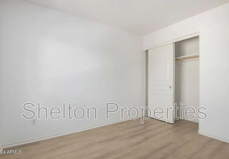 17229 W Caribbean Ln — Photo 20