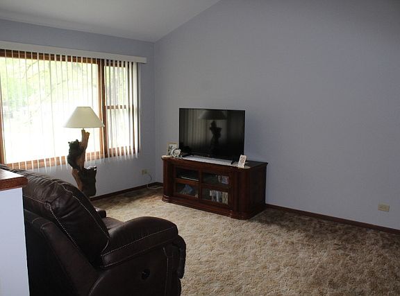 3rd image of 16147 Lockwood Ave