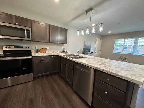 2340 Y St #1, Lincoln, NE 68503