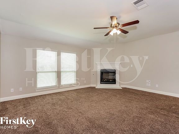 3rd image of 4413 Lakeview Dr