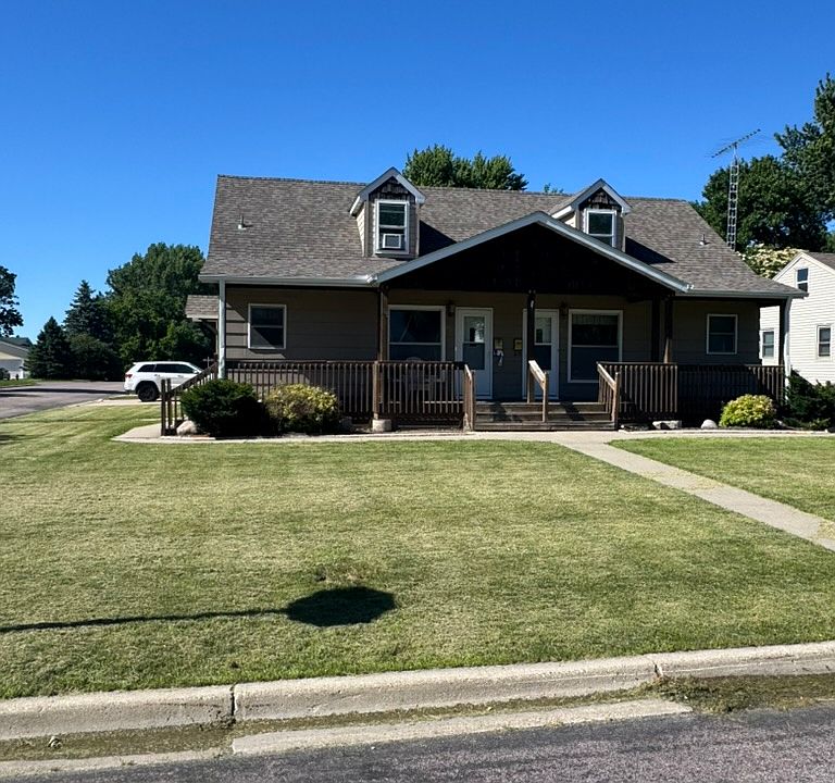 1st image of 803 9th Ave NE #801