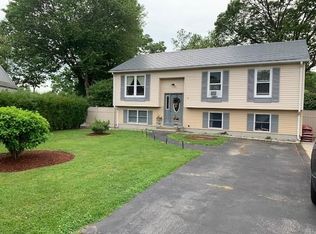 27 Samuel Ct, Cranston, RI 02920