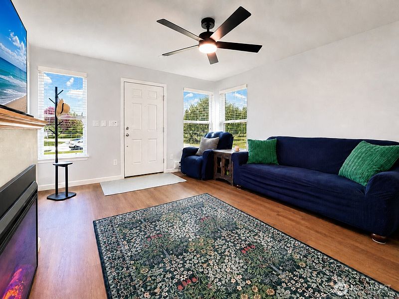 4th image of 2411 105th Drive SE