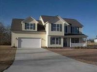 309 Trappers Rd, Hubert, NC 28539