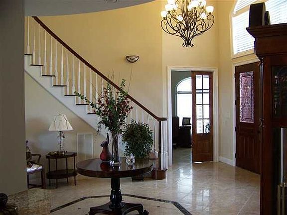 2nd image of 210 Wendy Acres Ave