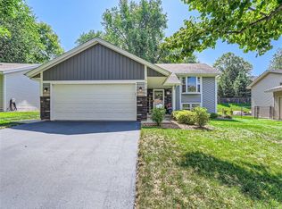 16796 Jonquil Trl, Lakeville, MN 55044