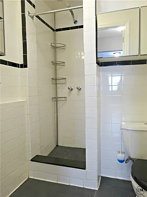 Rented by DSA Realty | media 35