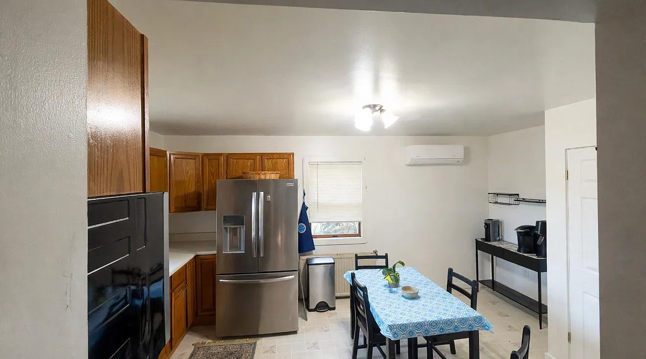 4 bed, 1500 sqft, $2,800 — Photo 2
