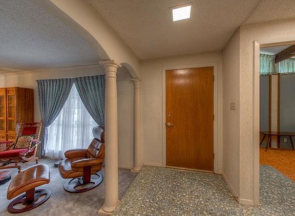 5th image of 9500 Queenswood Dr