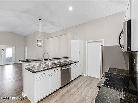4th image of 1559 IRISHWOOD Court