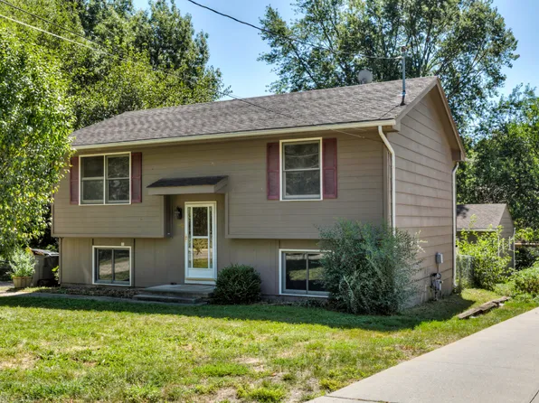 802 Philip St, Des Moines, IA 50315