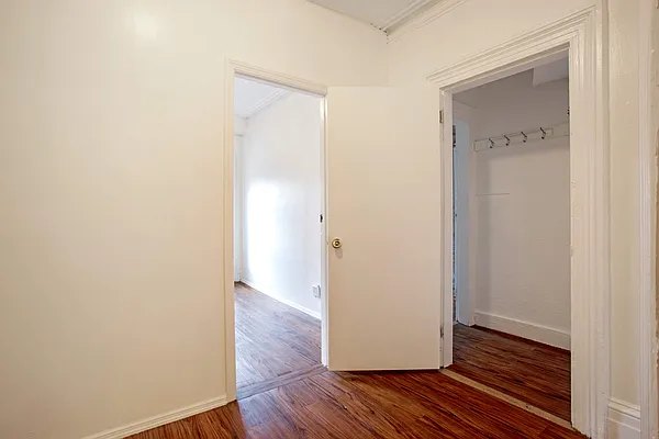 Rented by Moises Farhart, LREB | media 15