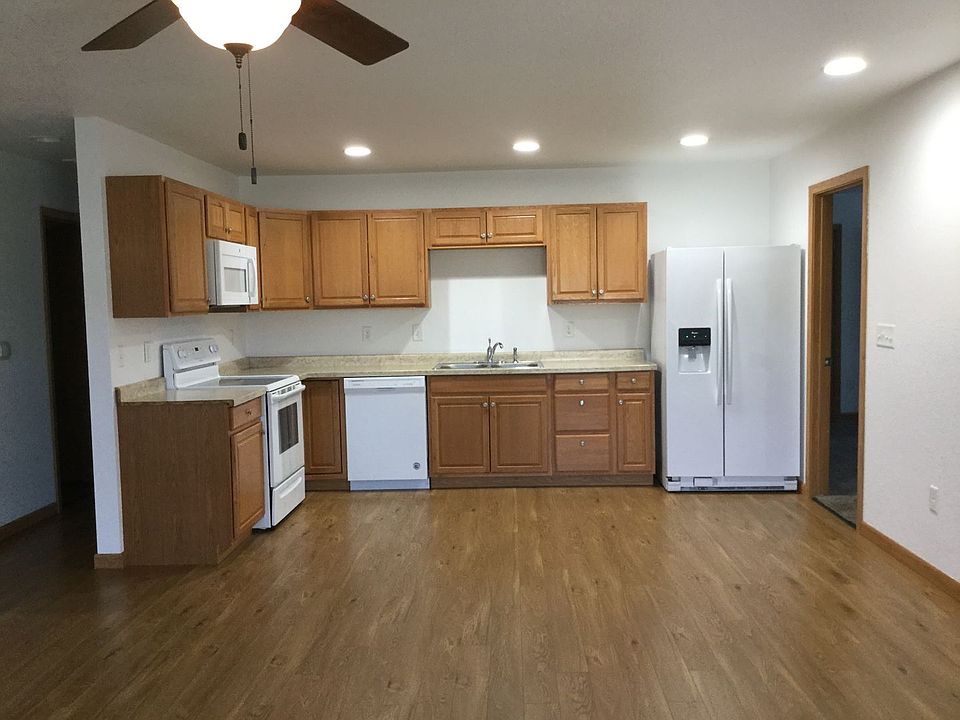 1st image of 1301 Country Club Dr #B