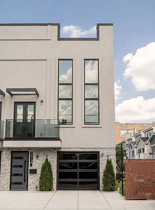 1st image of 2813 Brown St