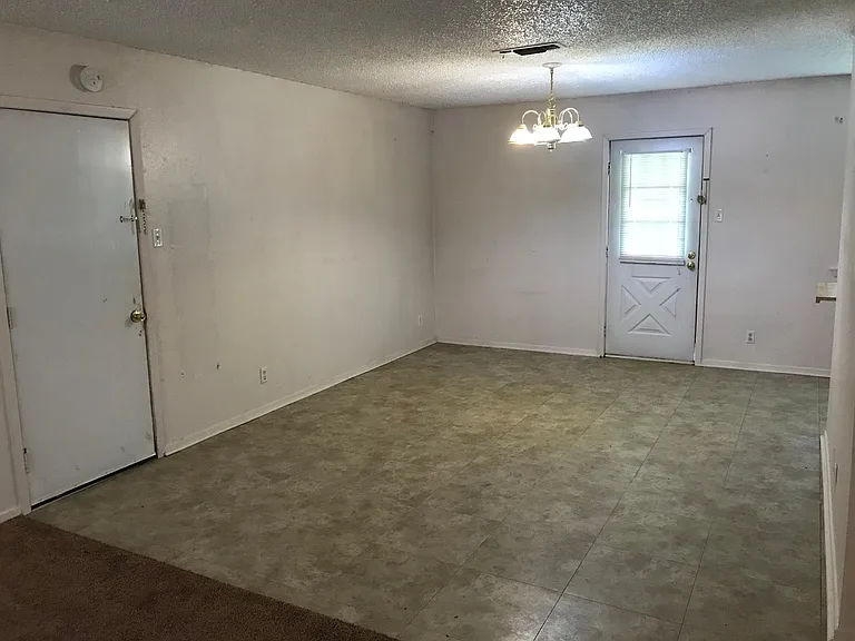 1501 Natalie Dr — Photo 4