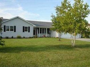 814 E Le Fevre Ave, Gibson City, IL 60936