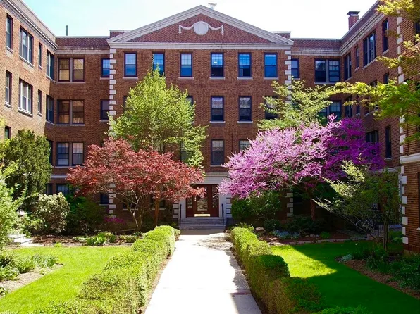 64 Queensberry St APT 222, Boston, MA 02215