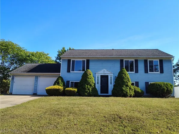 1027 E Smith Rd, Medina, OH 44256