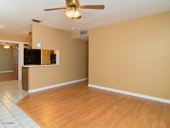5th image of 1360 Pinewood Dr