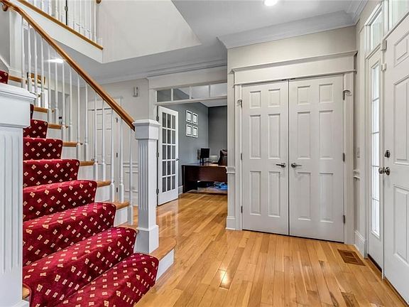 2nd image of 5994 Corinne Ln