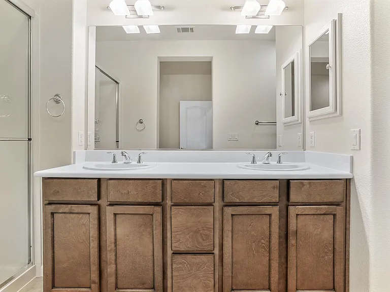 2189 Beech Cir #1 — Photo 6