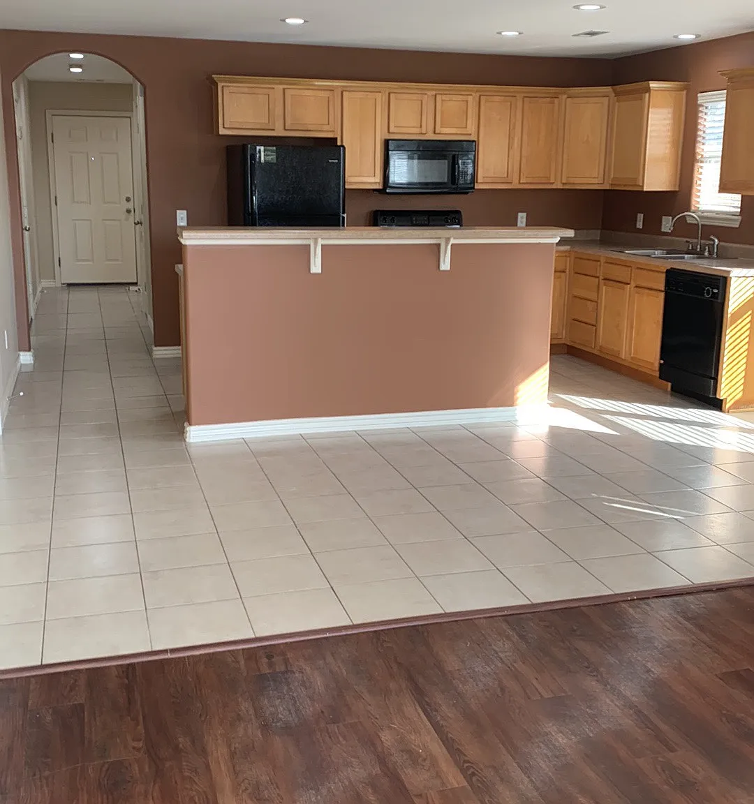 3 bed, 1400 sqft, $1,445 — Photo 2