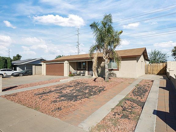 2nd image of 820 W Villa Theresa Dr