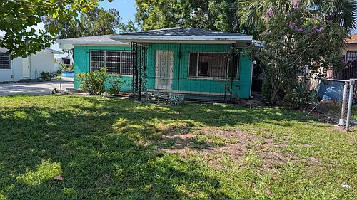 2516 W Kathleen St Photo 1