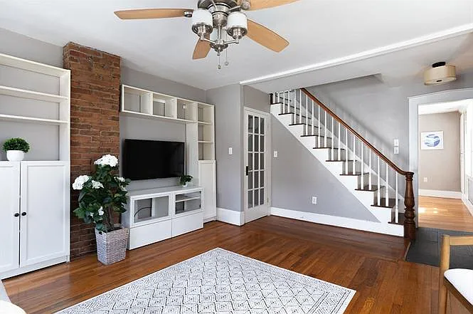 82 Bristol St — Photo 3