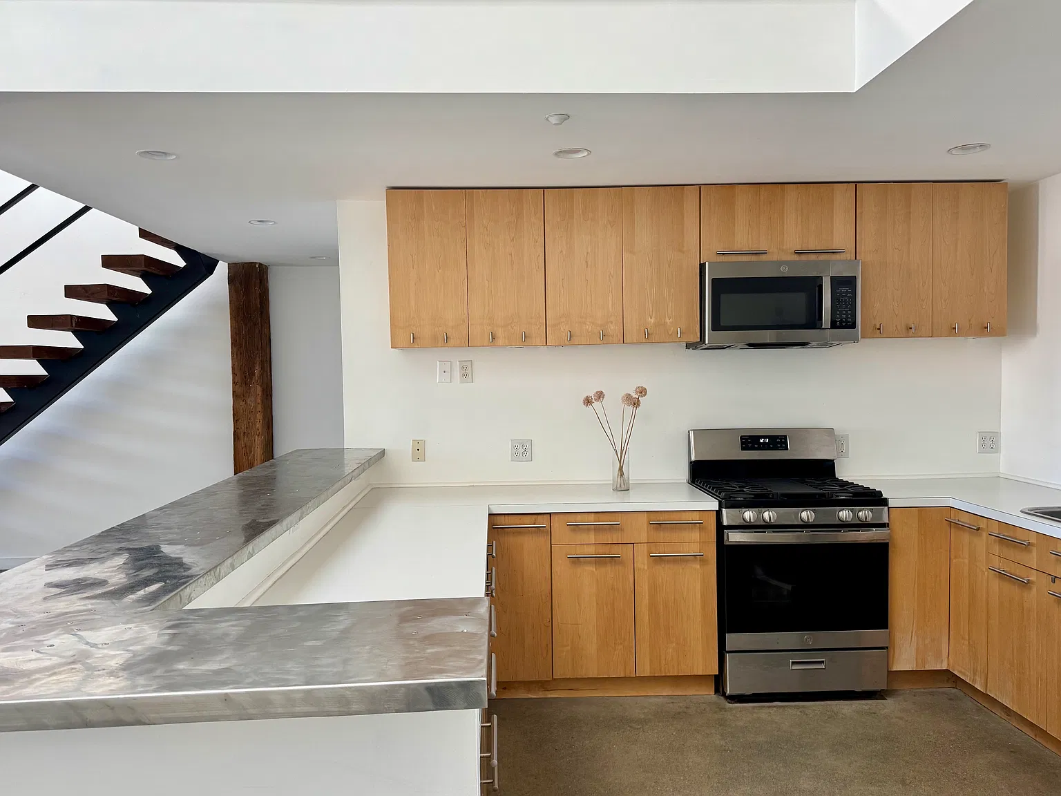 1 bed, 1860 sqft, $4,200 — Photo 4