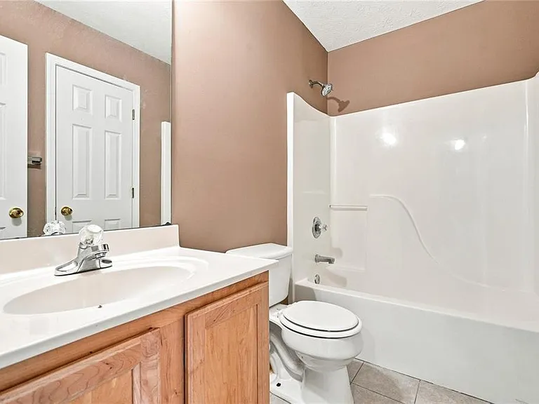 3063 Kentmere Dr — Photo 22