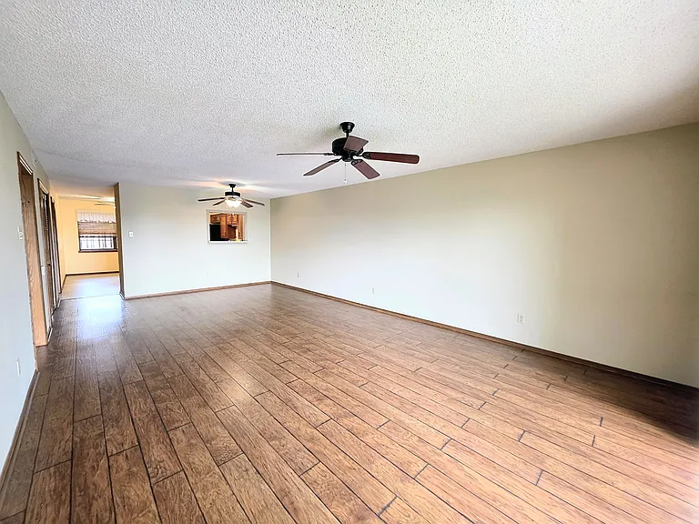 210 Carl Dr #B6 — Photo 8